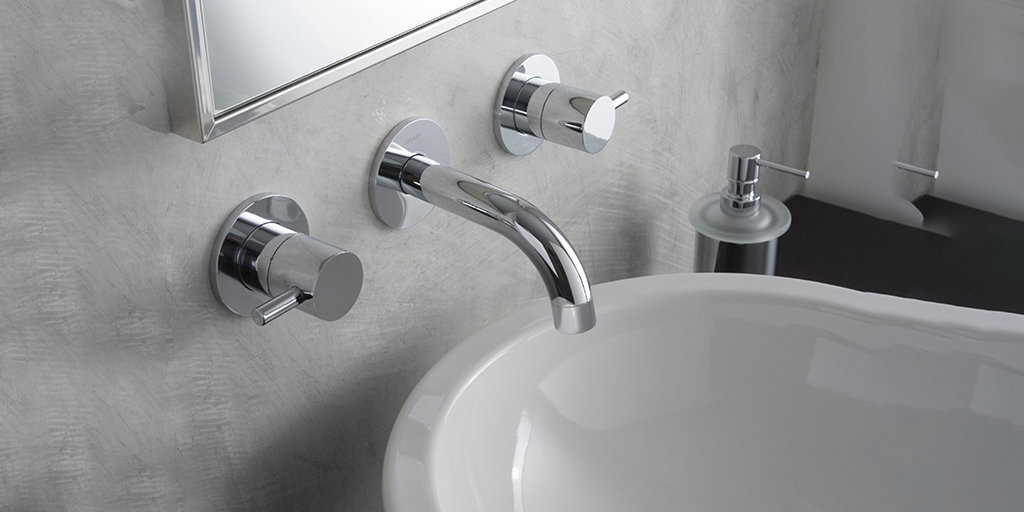 Single-Handle Faucets for Small Bathroom Sinks: Convenience and Efficiency