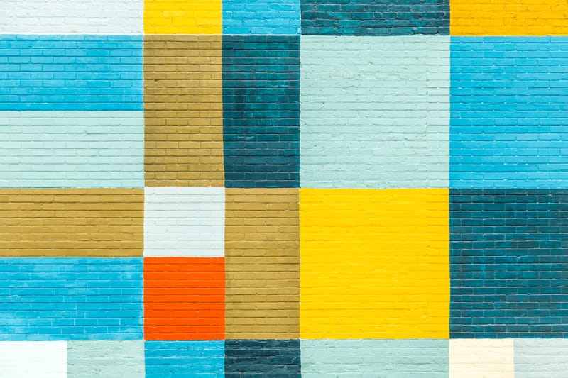Comprehensive Guide to Wallpapers and Murals in Interior Design
