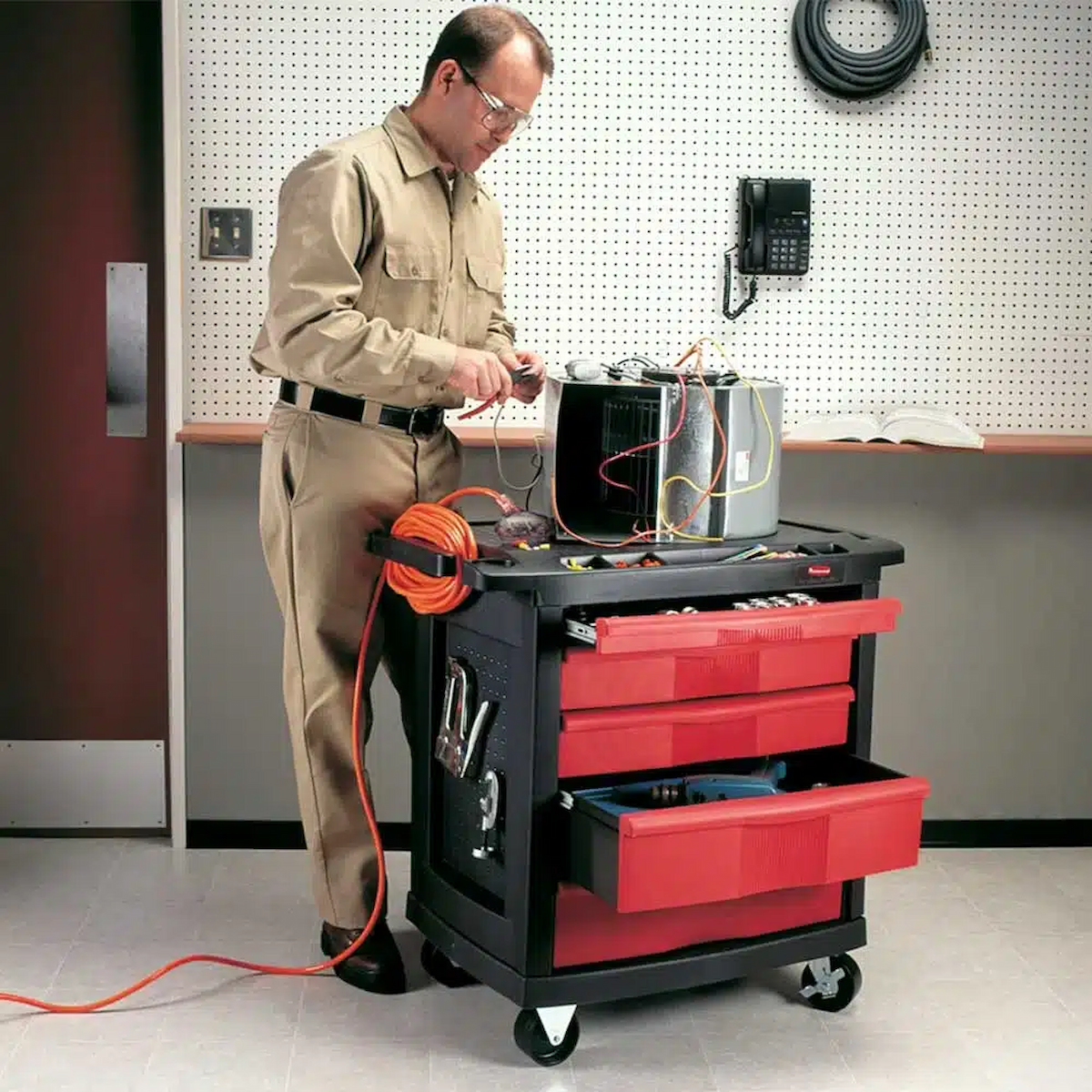 Utility Carts 101: Applications, Features, and How to Choose | Coffee & Content