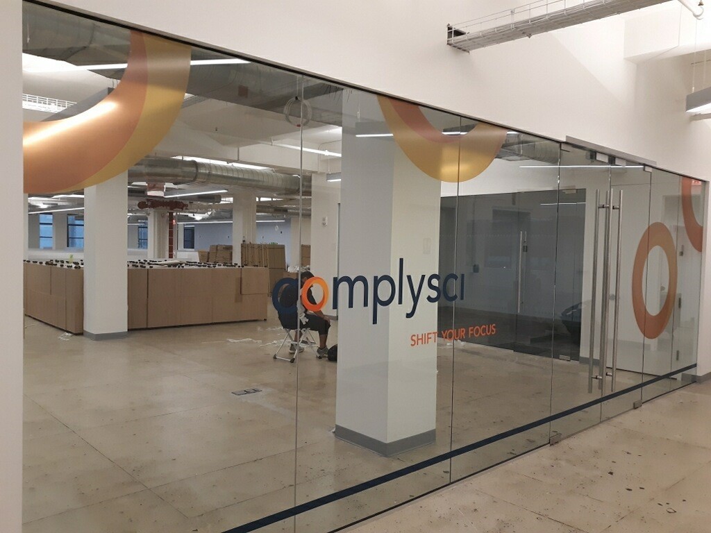Expert Sign Maker at Sign Shop