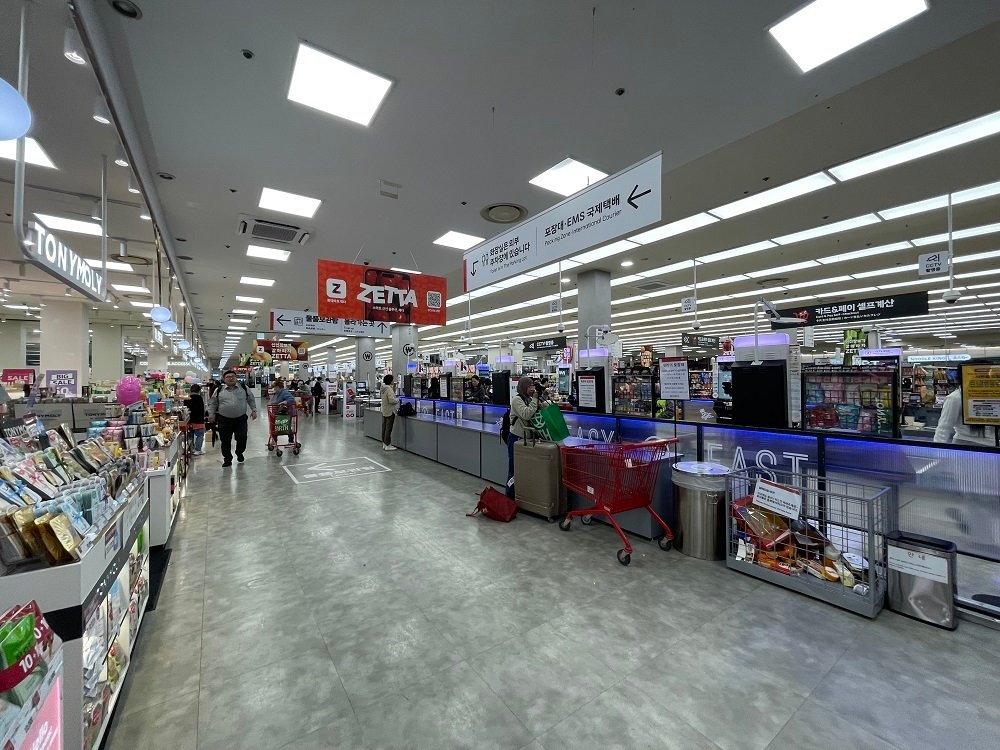 Lotte Mart Seoul Station Shopping Guide: What to Buy and Tips for Visitors