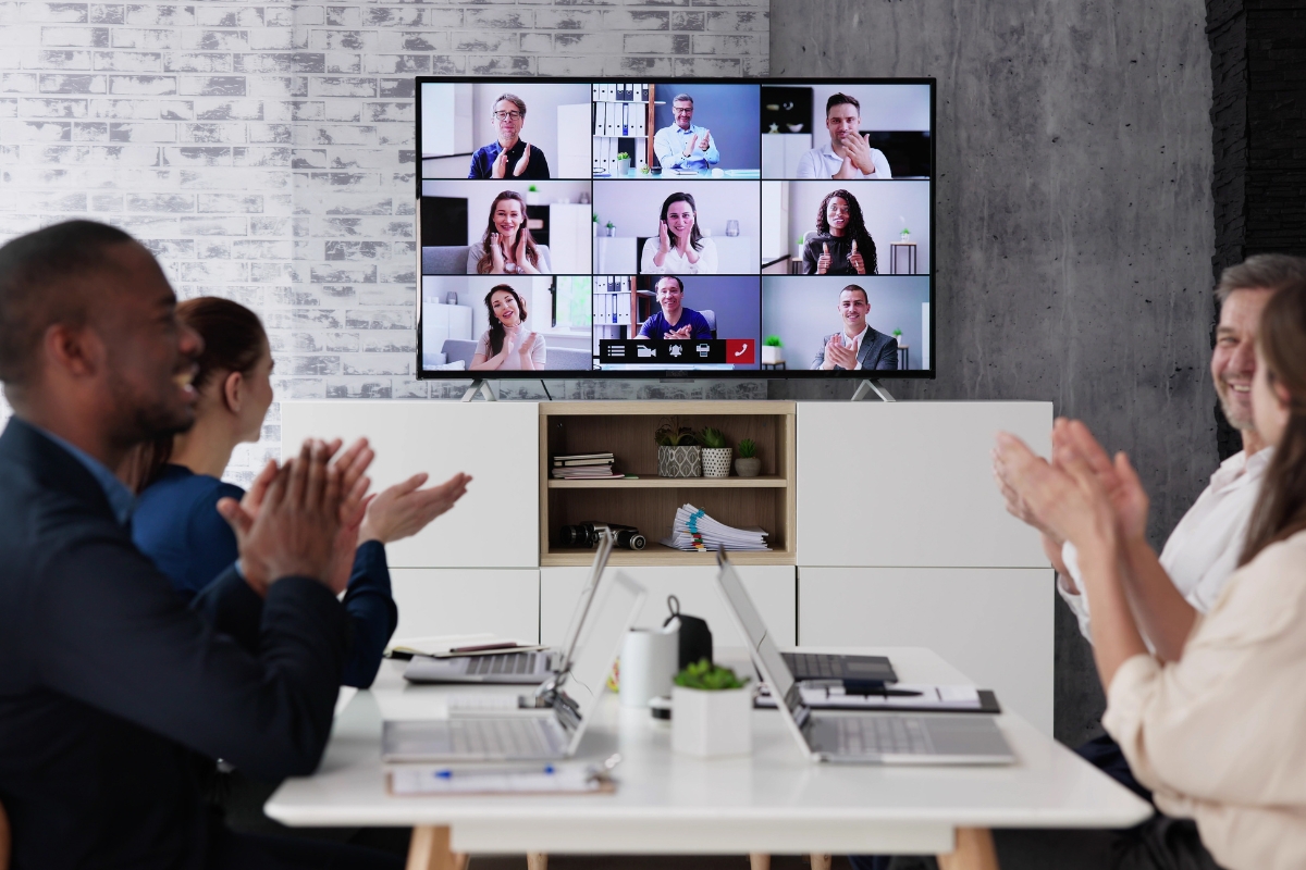 The Future of Virtual Events in the UAE: What Corporates, Speakers, and Influencers Can Expect by 2030