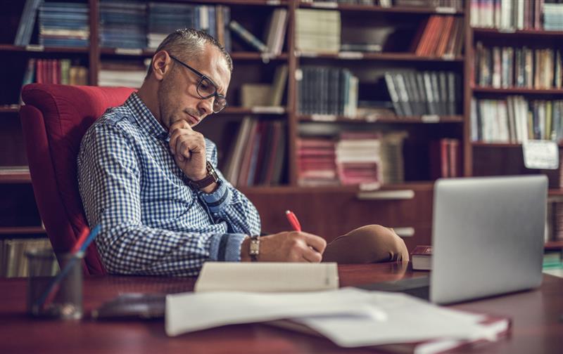 How to Find the Best Book Publisher for Your Genre in 2025  - Alpha Ghostwriter