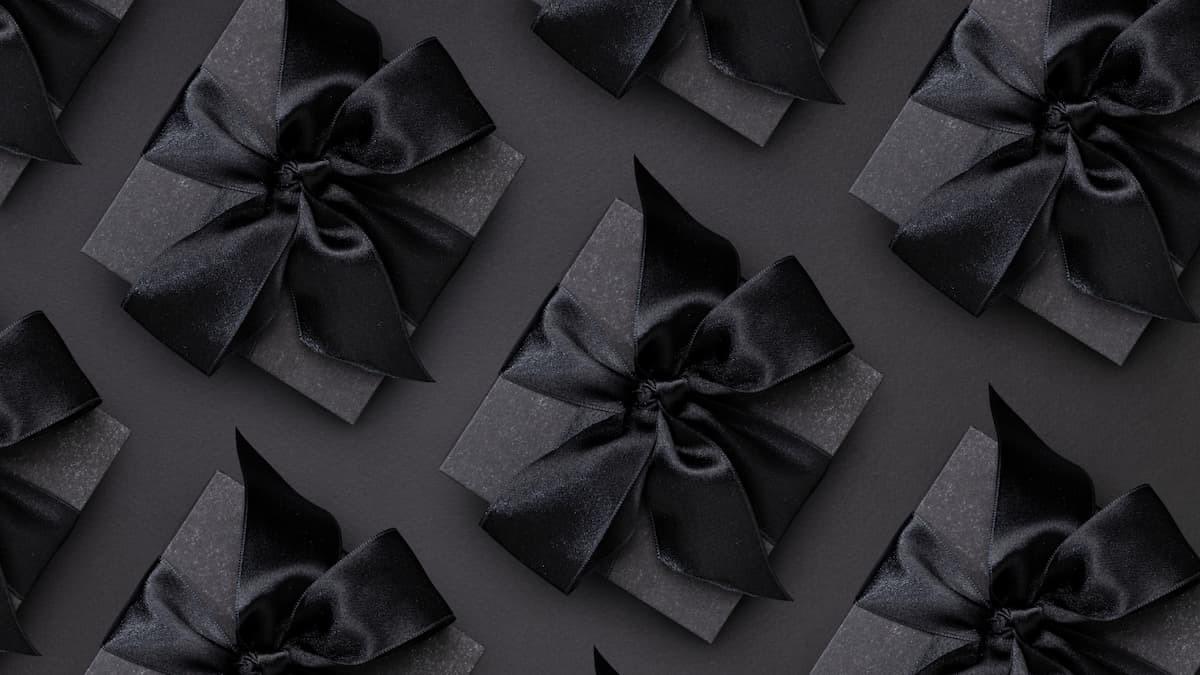 Wrap Battle: Glossy vs. Matte Black Paper for Luxe Gift...