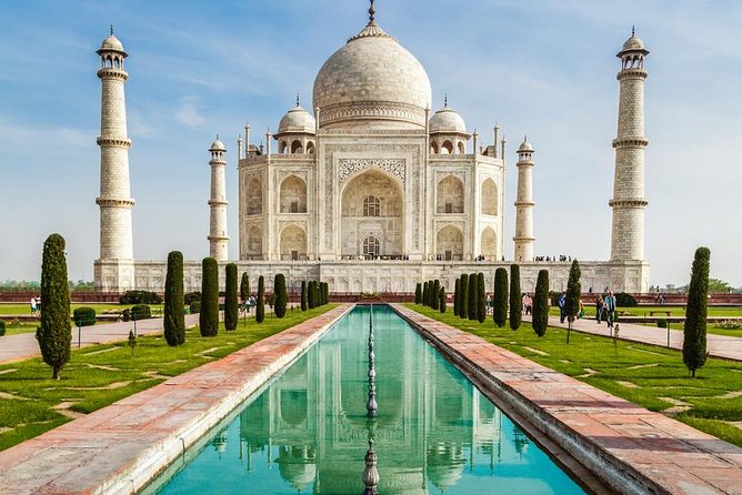 Delhi to Agra Taxi Services at Best Fare | TajCabs