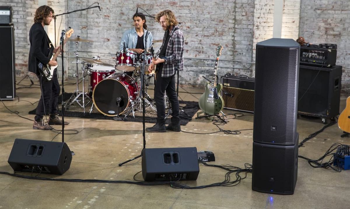 Musicians’ Guide to Professional PA Systems: How to Choose the Right Speakers – Forward Times