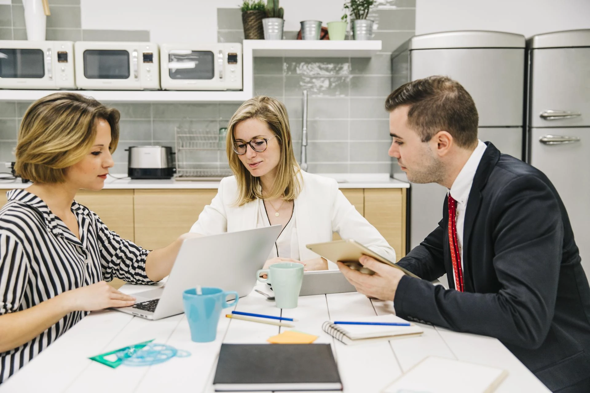 How to Choose the Right Financial Accounting Advisory Services for Your Company -  WriteUpCafe