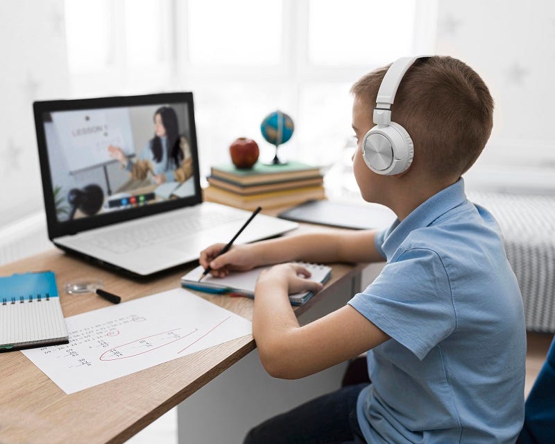 Why Parents Are Choosing Online Math Tutoring for Their Kids | by smartmathtutoring | Aug, 2025 | Medium