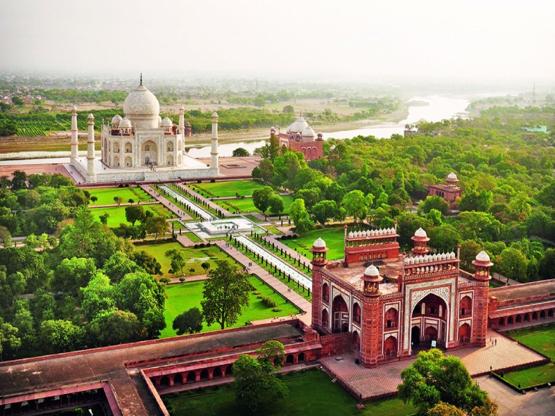 Delhi to Agra Cab Service | Trusted Delhi to Agra Taxi by Hindustan Best Travels