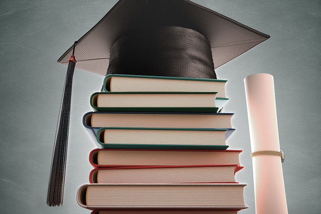 Doctoral Dissertation vs Thesis – Which Path Should You Choose - TheSocialSkills