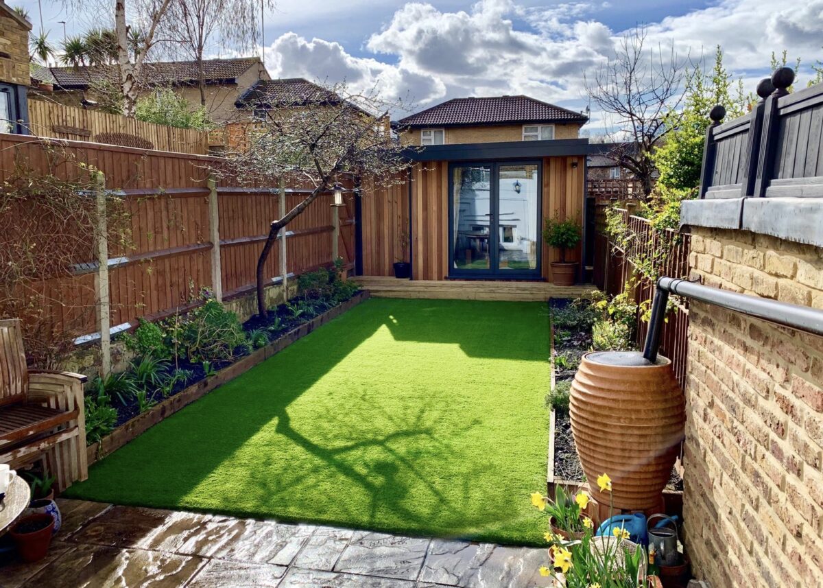 Why Choose Artificial Grass Installation in Dublin and Dundalk – Easigrass Dublin