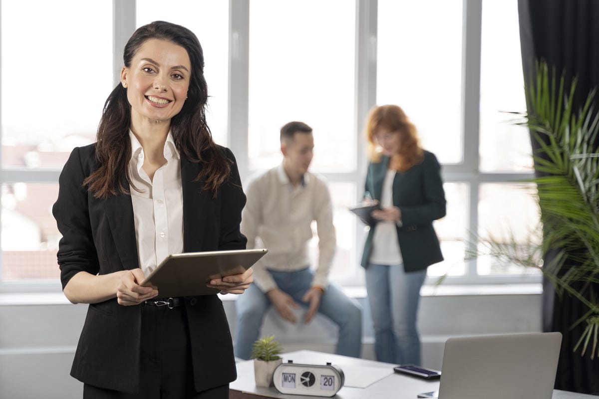 Empowering Growth: Business Coach Female Entrepreneurs Thrive