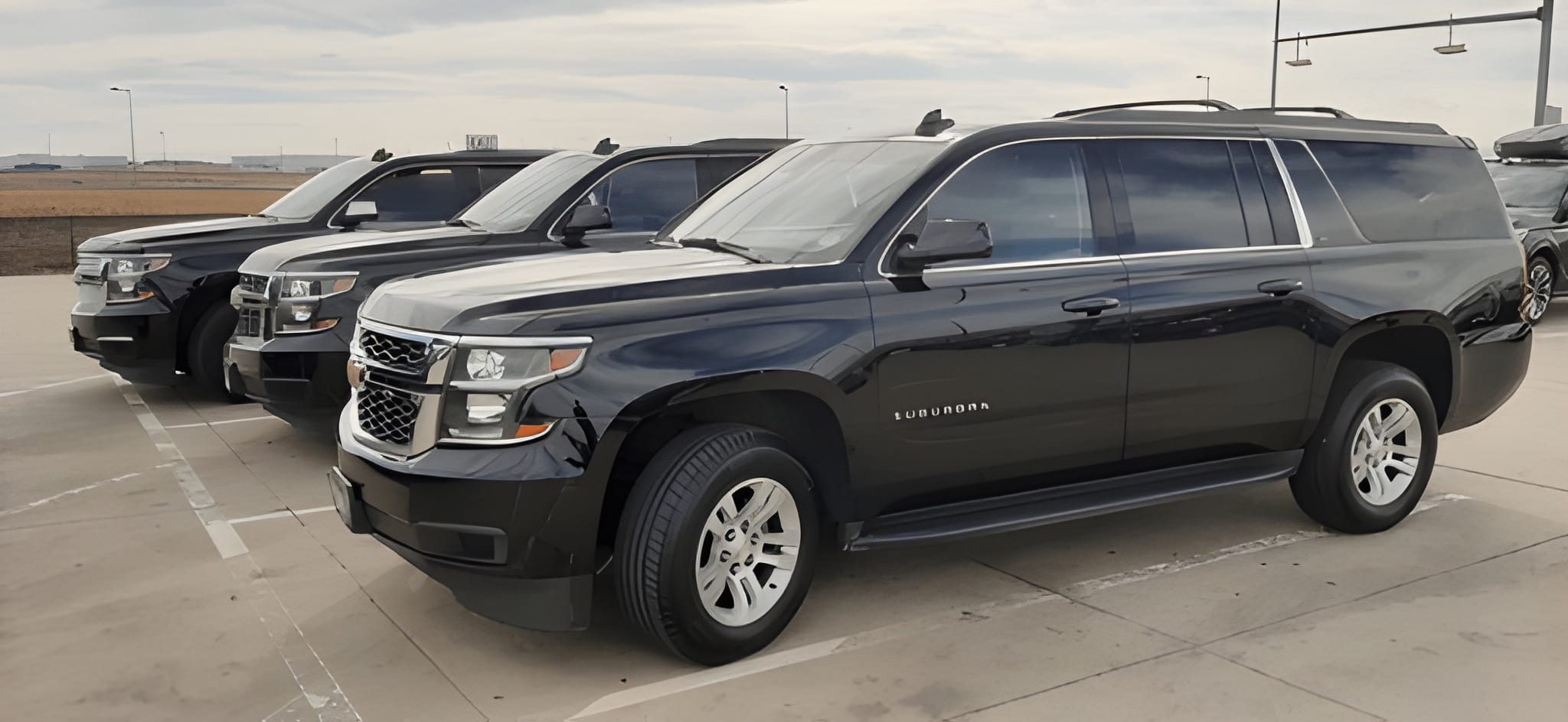 What Everyday Problems Does a Limousine Service Solve for Busy Executives? – Writoka