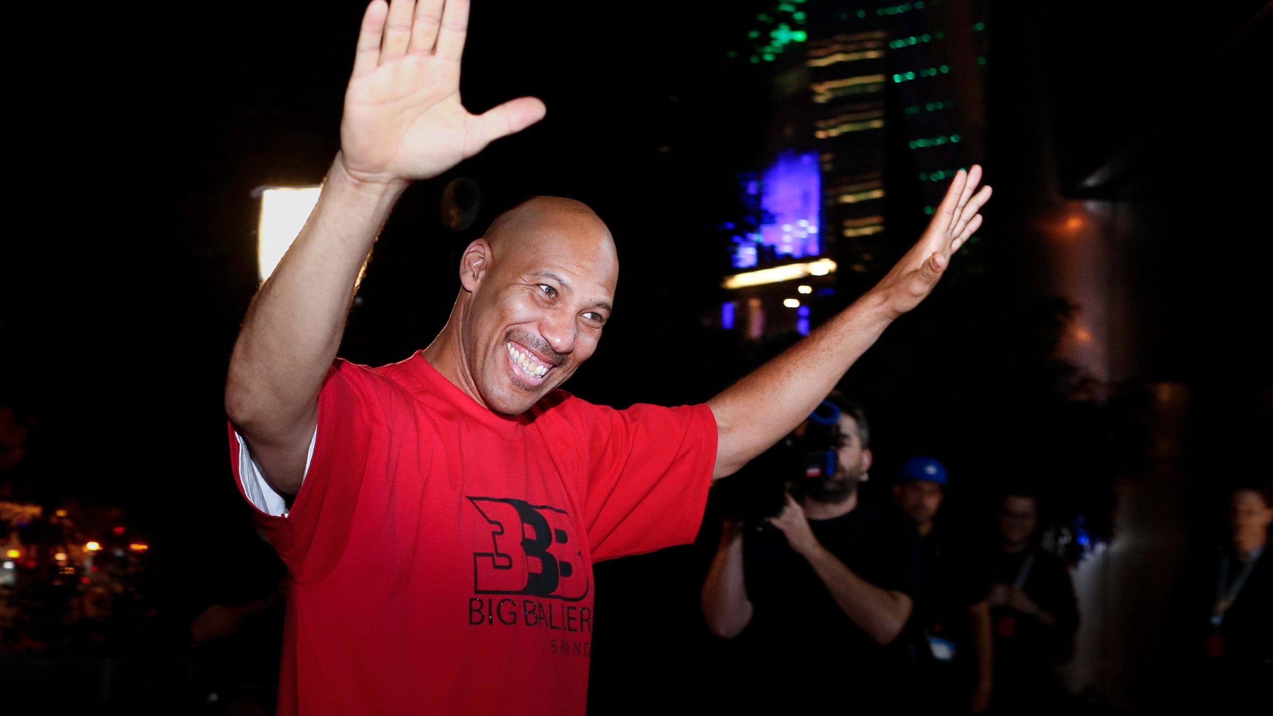 LaVar Ball Stuns Fans by Showing Off Prosthetic Leg Months After Amputation - Natural Health News