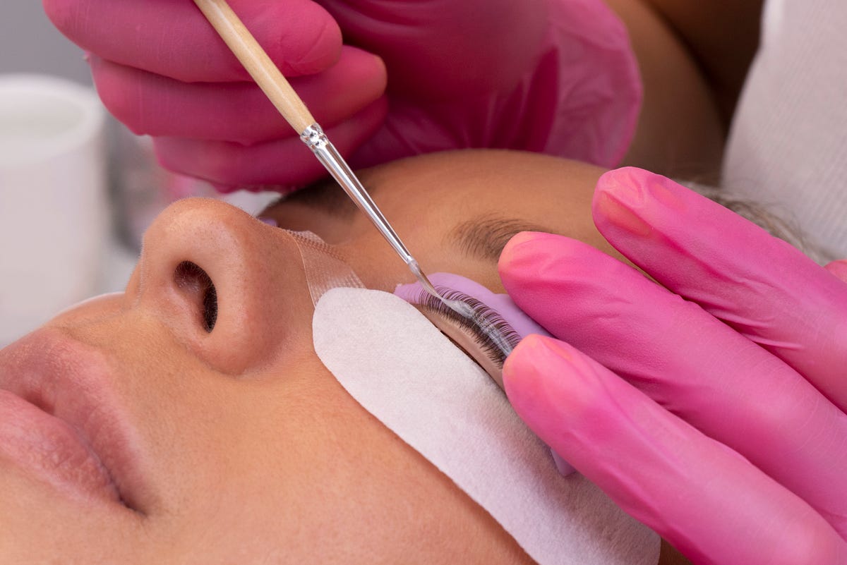 Lash Lift Techniques and Variations: The Ultimate Guide to Perfect Lashes