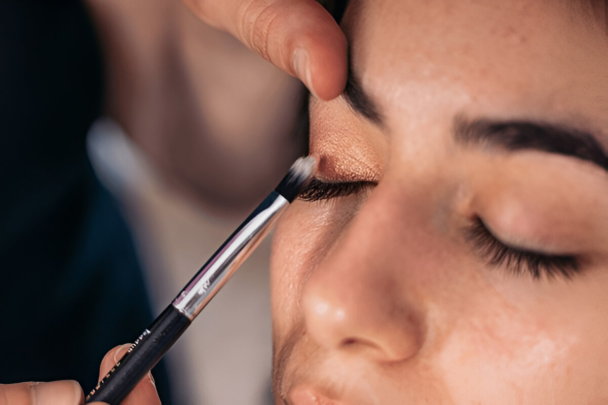 How Does Vianca Beauty Make-up Artist Help With Camera-Ready Looks? – Writoka