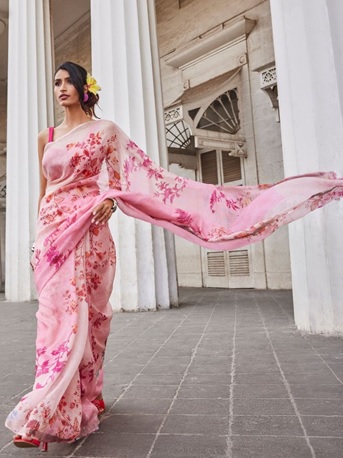 Lightweight Luxury: Crepe Sarees That Transition Seamlessly from Day to Night