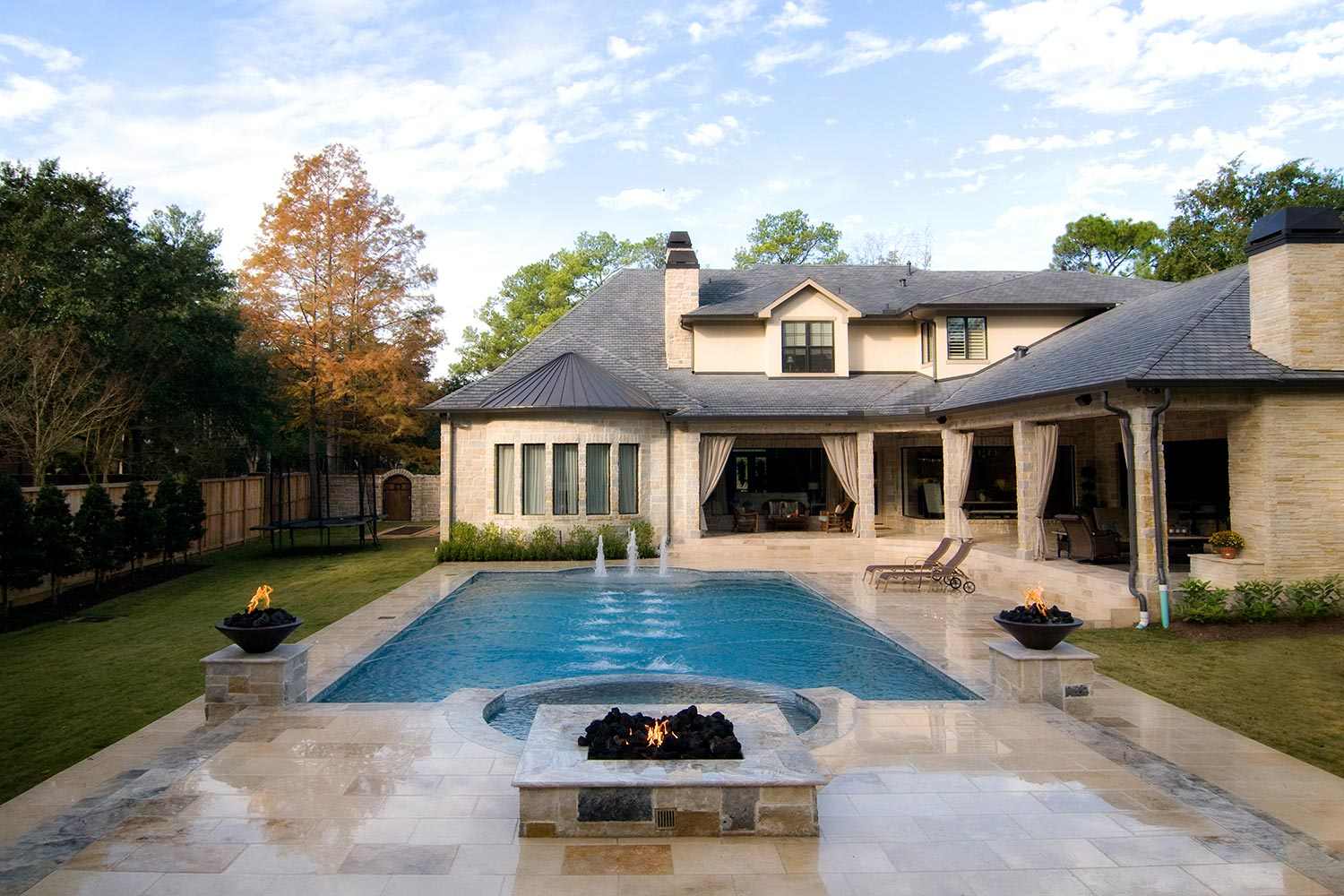 How to Choose the Right Houston Swimming Pool Builders for Your Home – Serenity Leaf