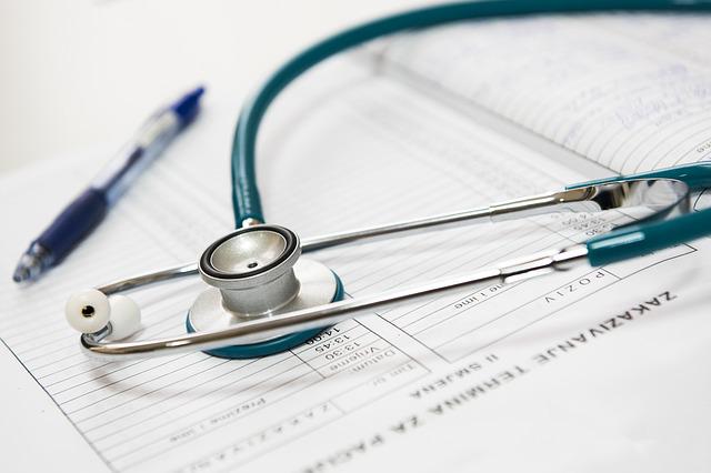 Thyroid Specialist Doctor in Ahmedabad | Dr. Hinesh Acharya