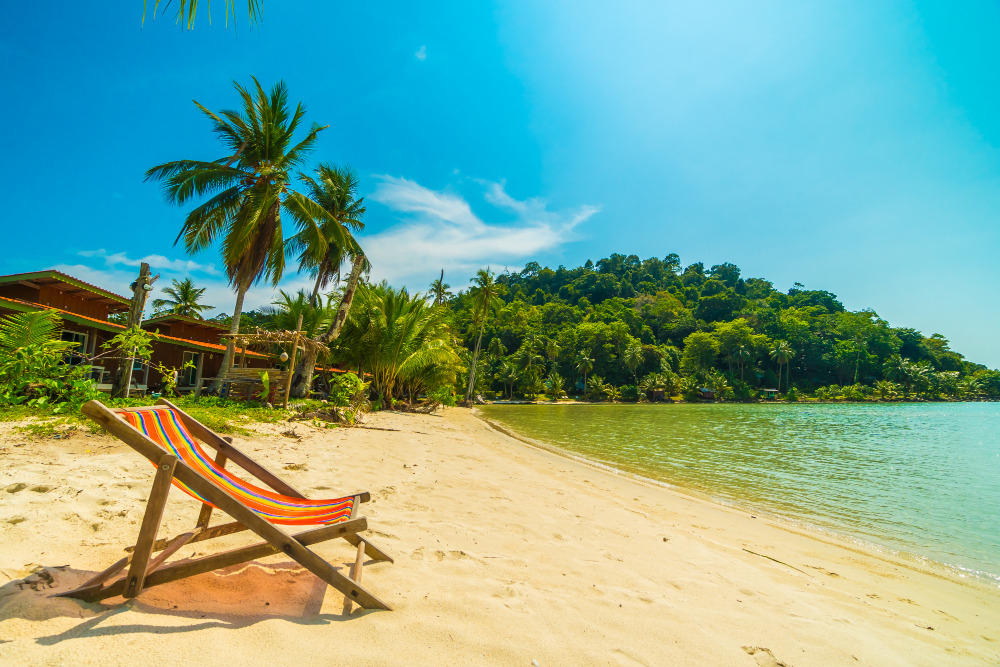 Crowded or Quiet? How to Pick the Right Spot for Your Beach Holidays