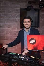 Wedding DJ Munich – Ihre Musik, Ihr Moment, Ihr Event | Buzzakoo