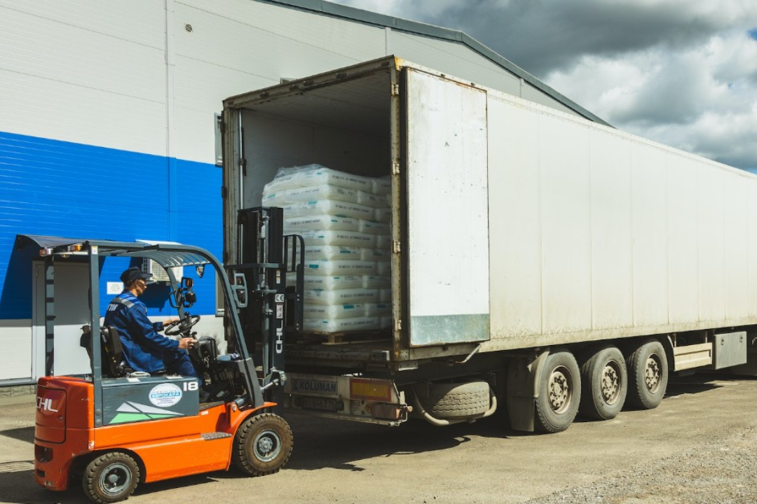 What is the Definition of Dry Freight Shipping?