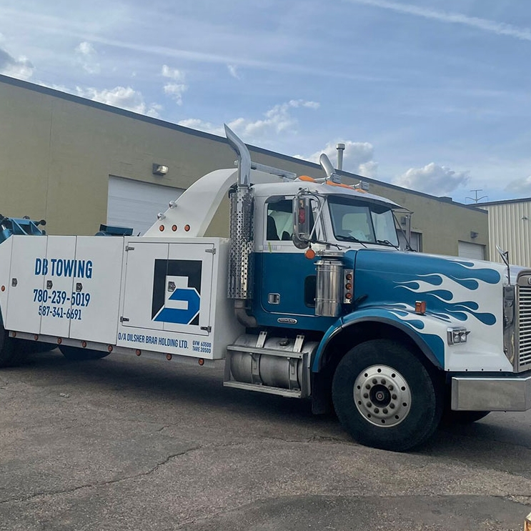 Back on the Road Fast with Heavy Duty Trucks Towing