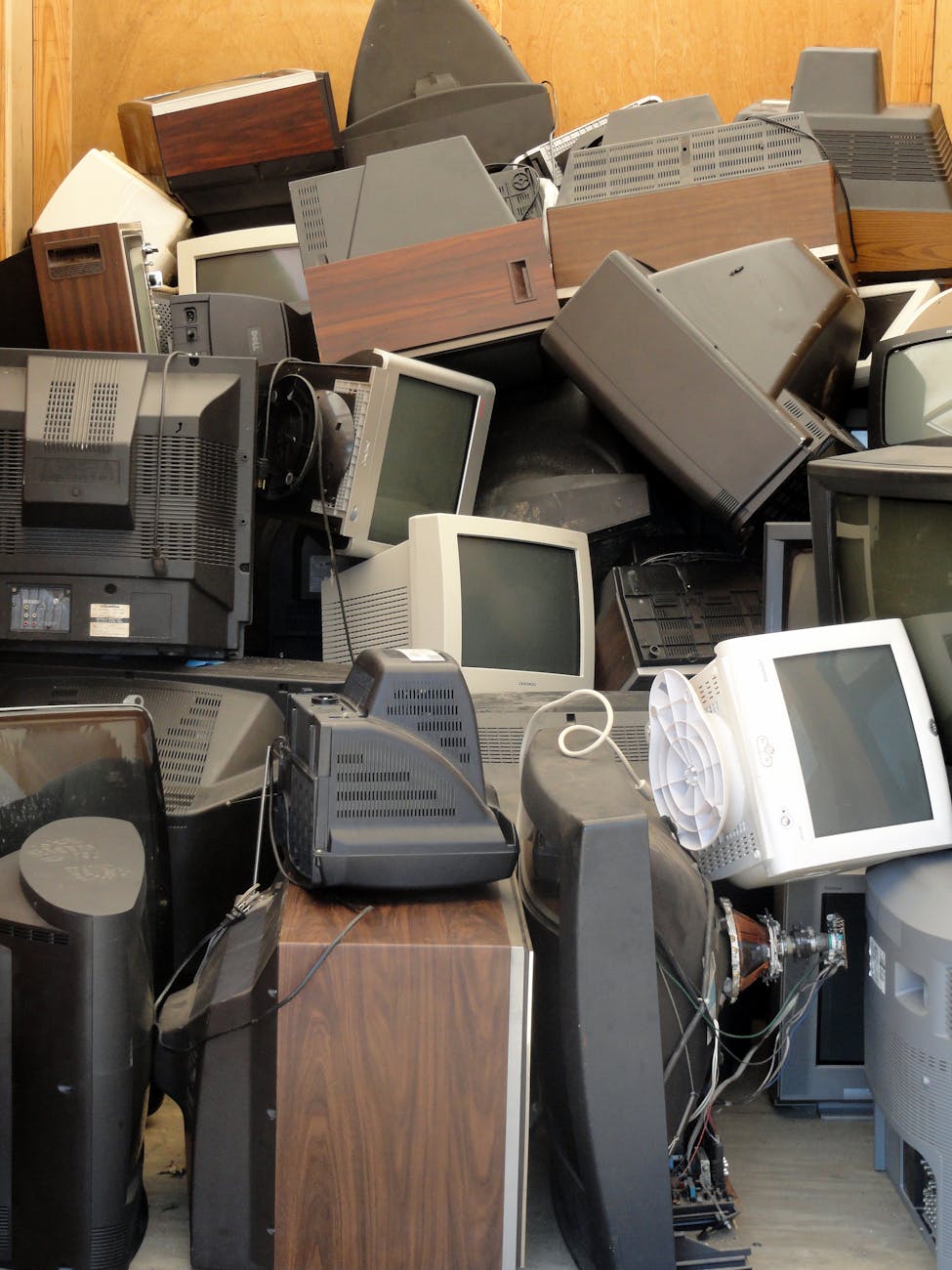 Free e-waste drop off: Stop Hoarding Junk – Welcome to San Diego E-Waste