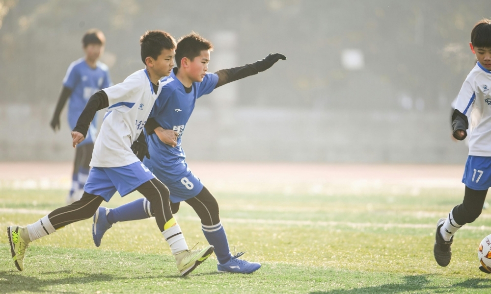 Choosing the Right Football Turf Manufacturer for Durable Turf Construction – Site Title