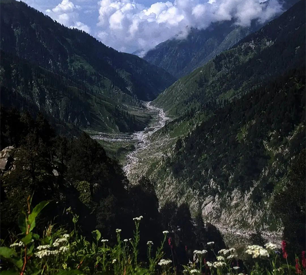 Trek Snowline McLeodGanj | Visit Laka Glacier | Kareri Hikers