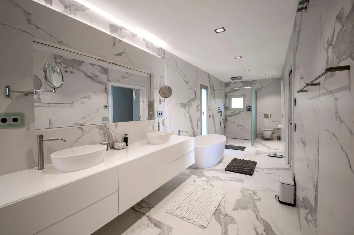 Bath Remodeling Orlando FL: 7 Smart Renovation Tips That Increase Home Value Fast