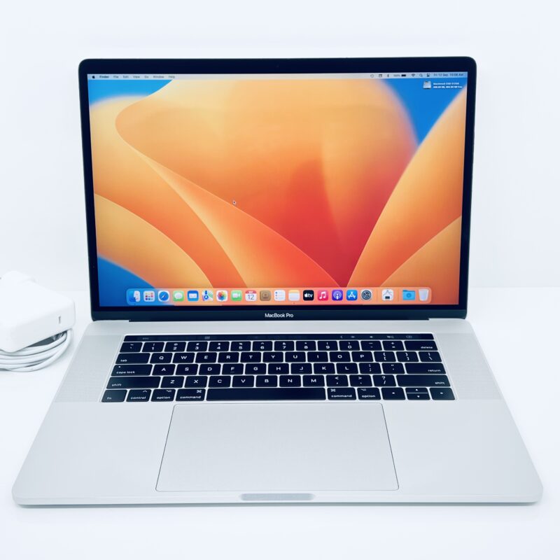 15.4" MacBook Pro / 7868222 - 73inc Auckland