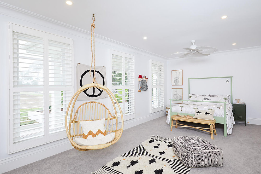 How Polysatin Shutters Handle Heat, Moisture, and Daily Wear Without Losing Shape or Finish?
