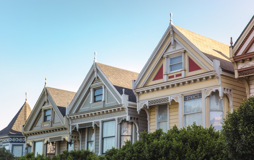 Why are more & more people buying homes in Fort Mill and Charlotte?