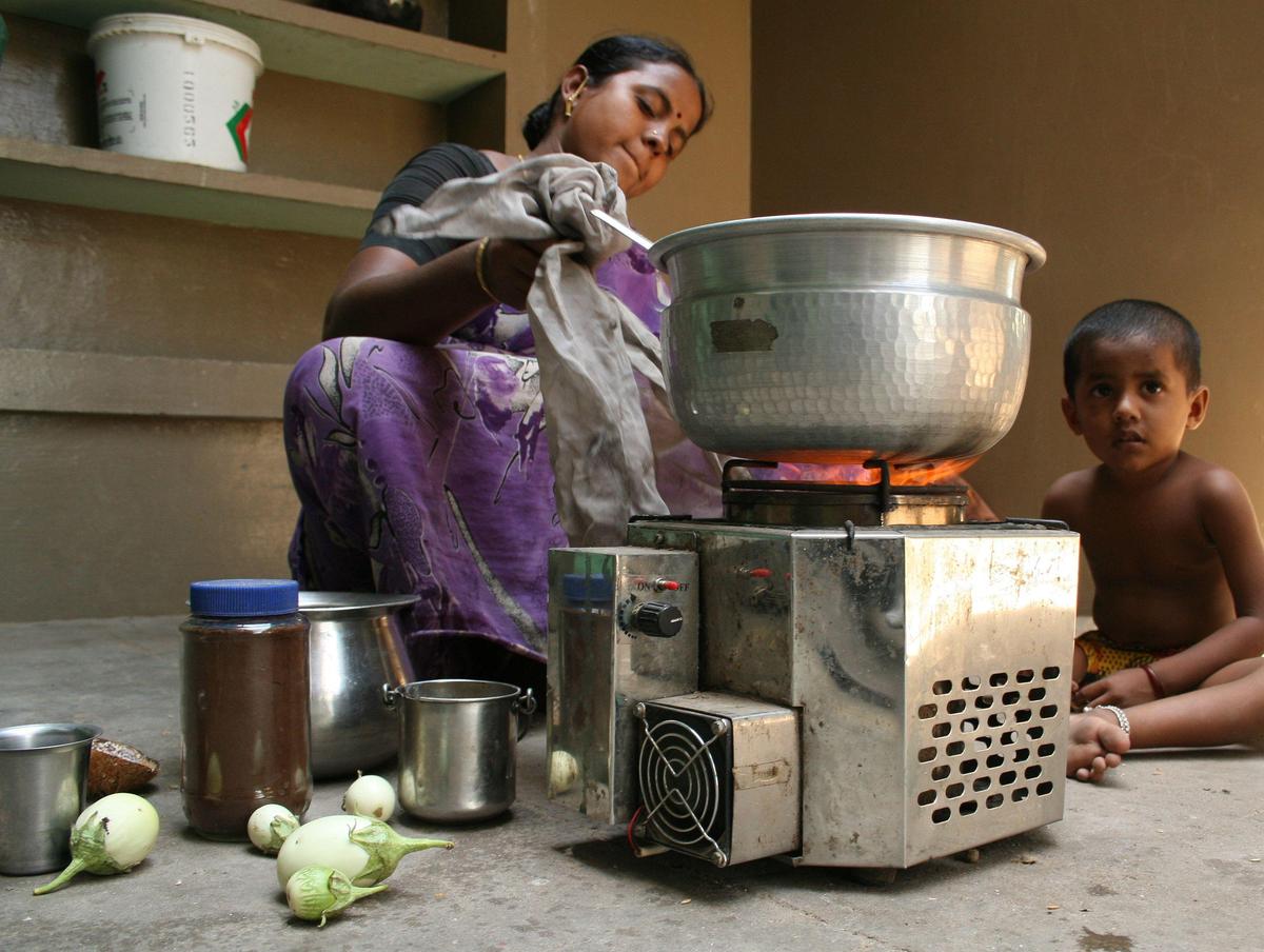Biomass Stoves vs. LPG: The Cost-Cleanliness Trade-off - IAS EXAM