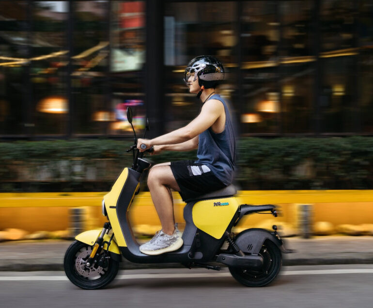 Why Lithium Battery Charger Technology Is Driving Modern Electric Mobility - JustPaste.it