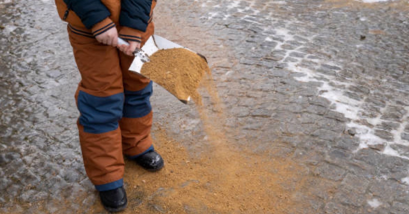 Sanding & Ice Control Edmonton | Parking Lot Ice Treatment