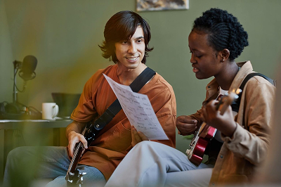 Guitar Lessons in Harpenden | Kids & Beginners Guitar Teacher