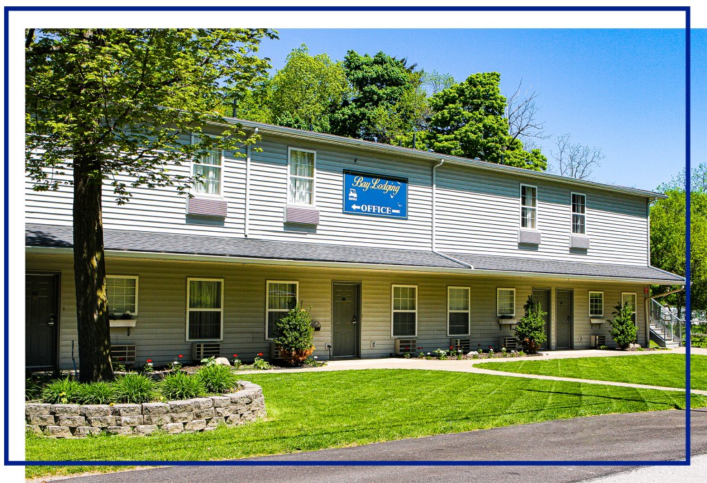Put-in-Bay Hotel | Downtown Location with Pool | Bay Lodging