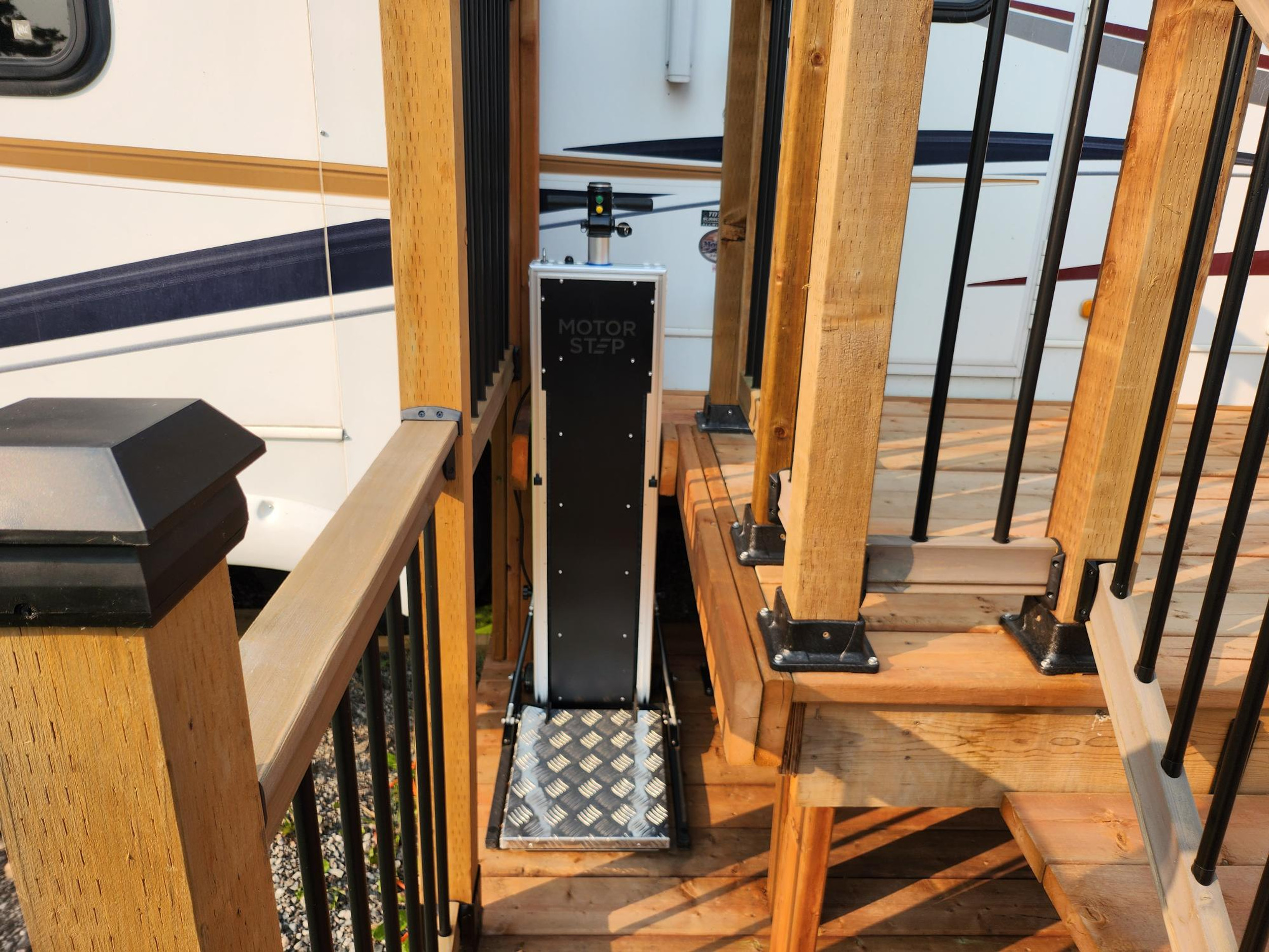 Best Small Step Lift for RVs & Motorhomes – Motorstep MS800