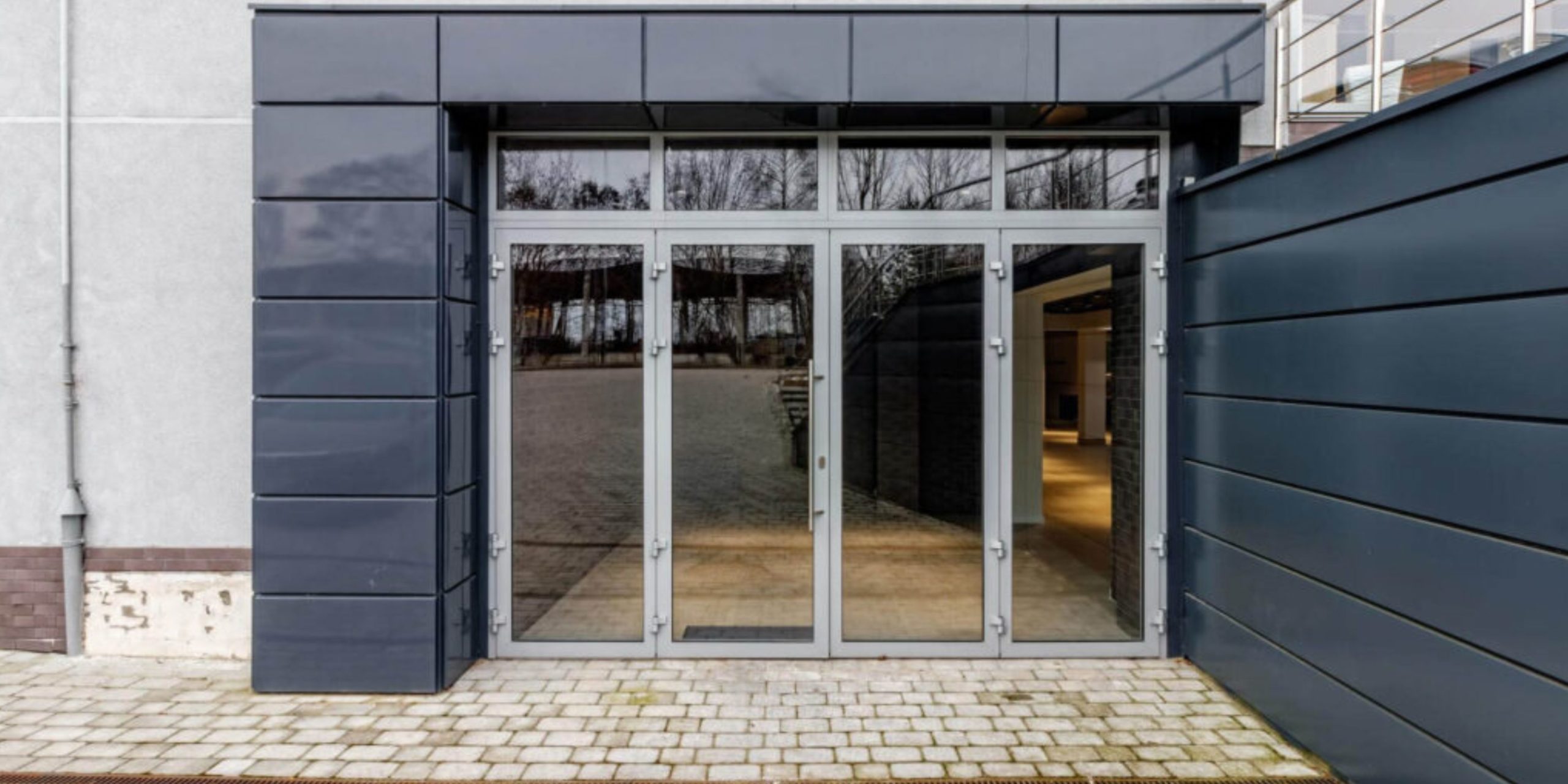 How Does Commercial Glass Installation Improve Building Performance? – Five Star Glass Services
