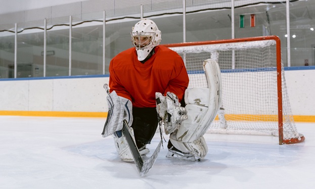 Hockey Goalie Masks: Fit, Vision Preservation and Modern Designs | Interesting Facts