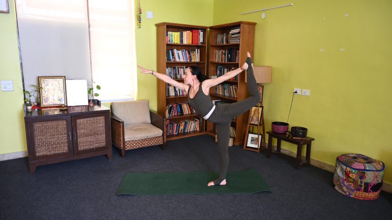 Best yoga Classes in Rishikesh | Ayurveda Bhavan