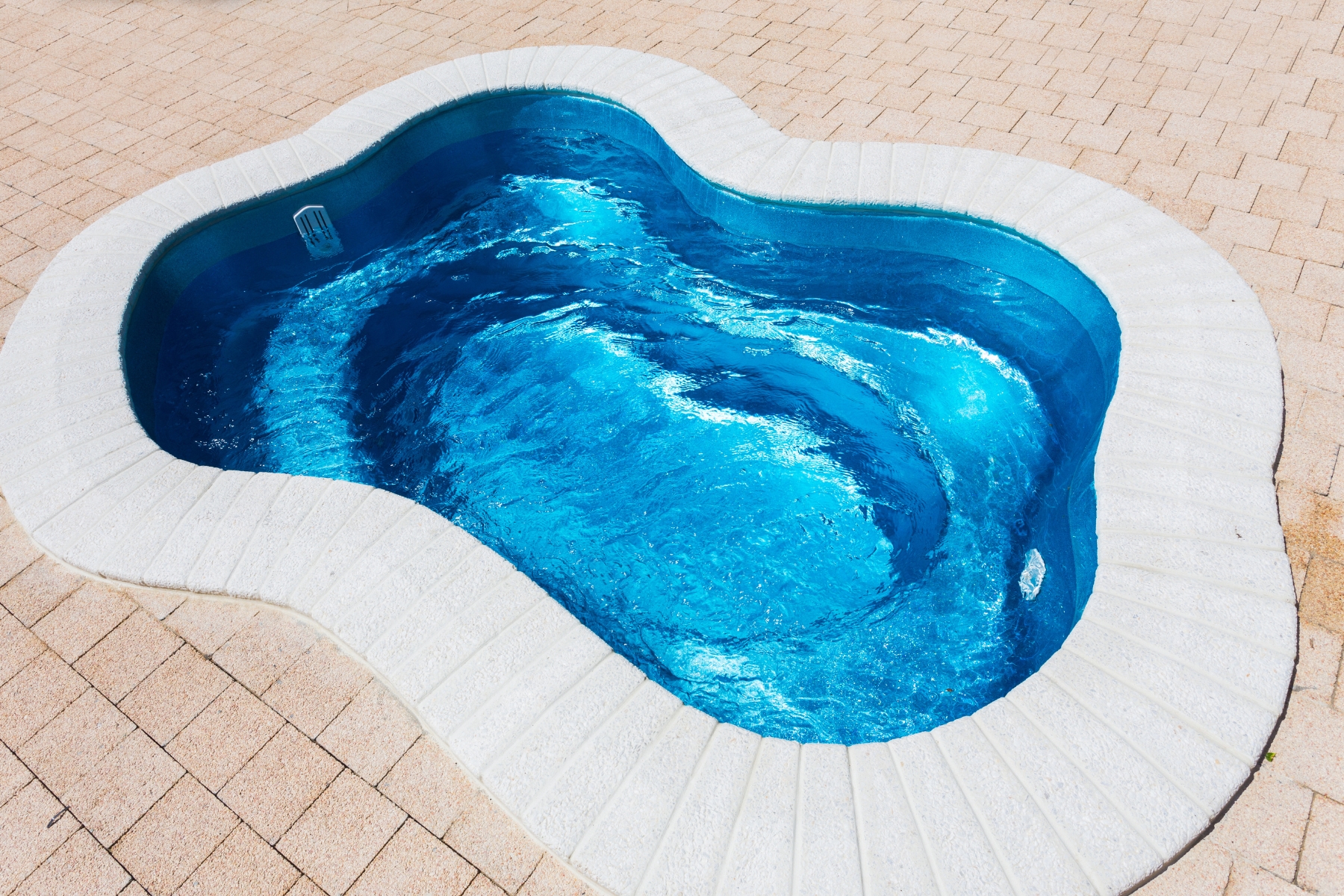 Installing a Fiberglass Pool Before Winter in St. Louis | Fall Guide