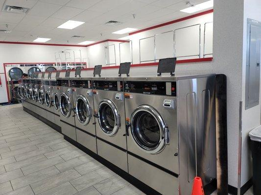 Coin Less Laundry Phoenix: Wash and Fold Laundromat & Commercial Laundry Services
