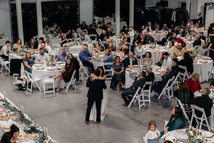 Wedding Venue for Dublin Ohio Couples: Rural Modern Barn Guide