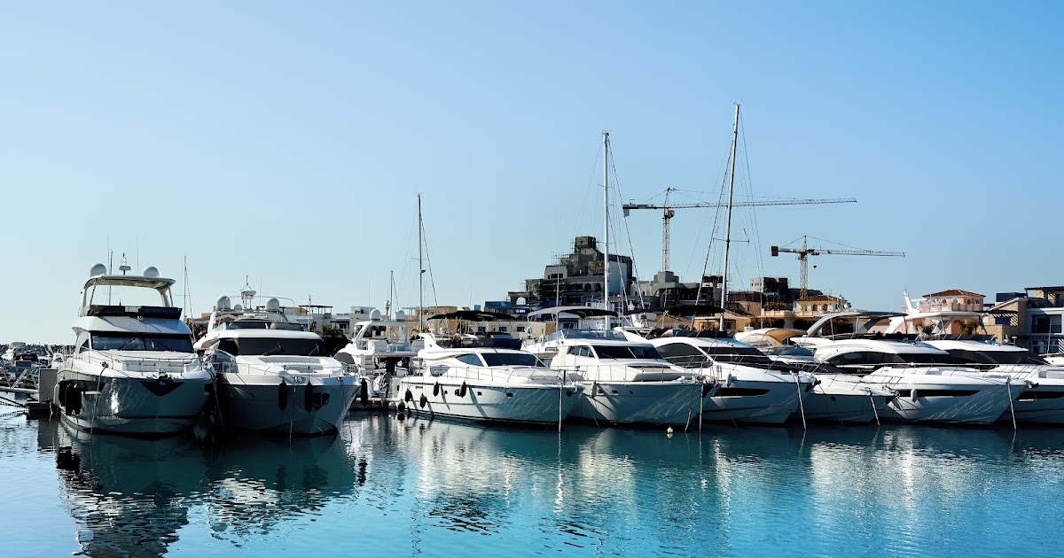 Convenient Storage for Boats and RVs