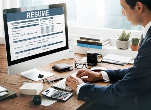 Executive Resume Writing – Can Professional Writing Improve Your Career Profile? - Web SEO Backlink