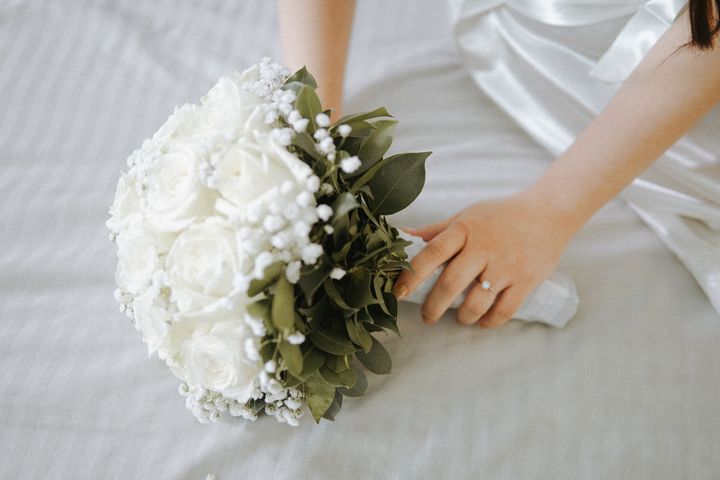 Why Choose Artificial Flowers for Your Bridal Bouquet | Available Online